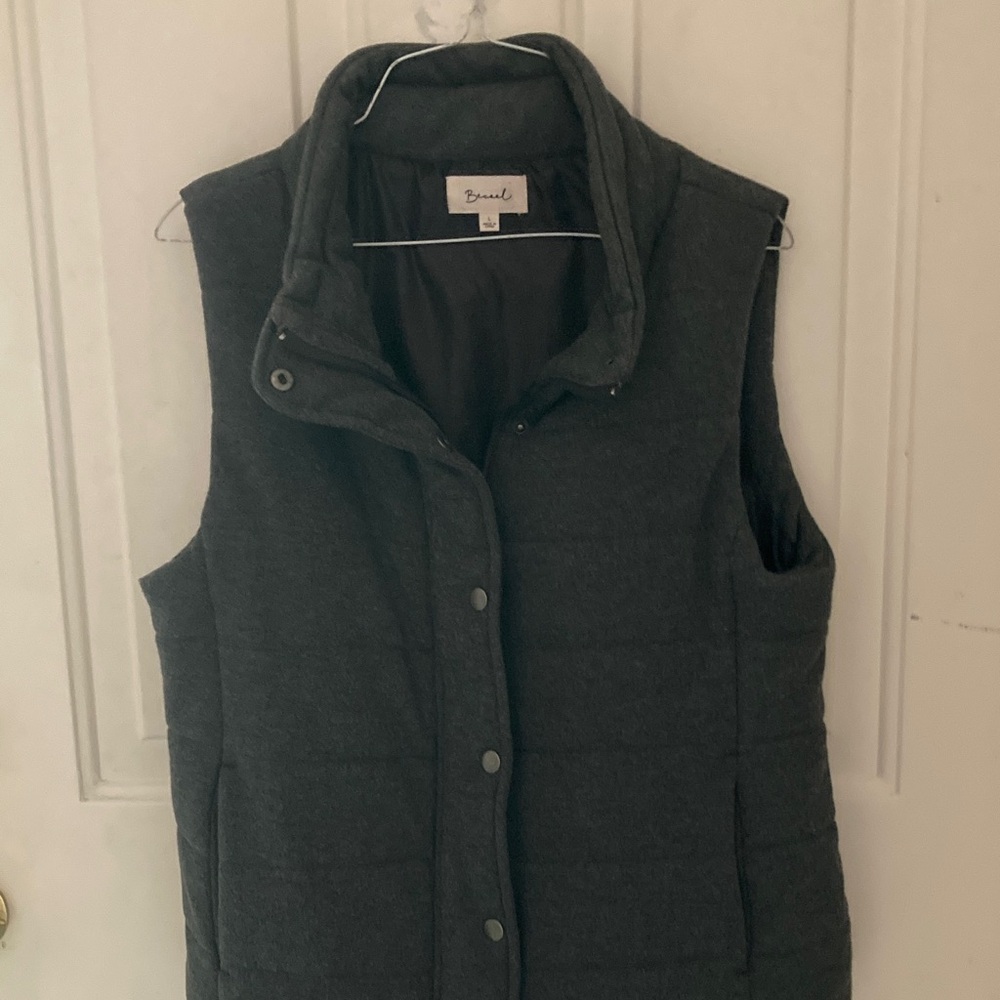 Charcoal Puffer Vest by Abrand